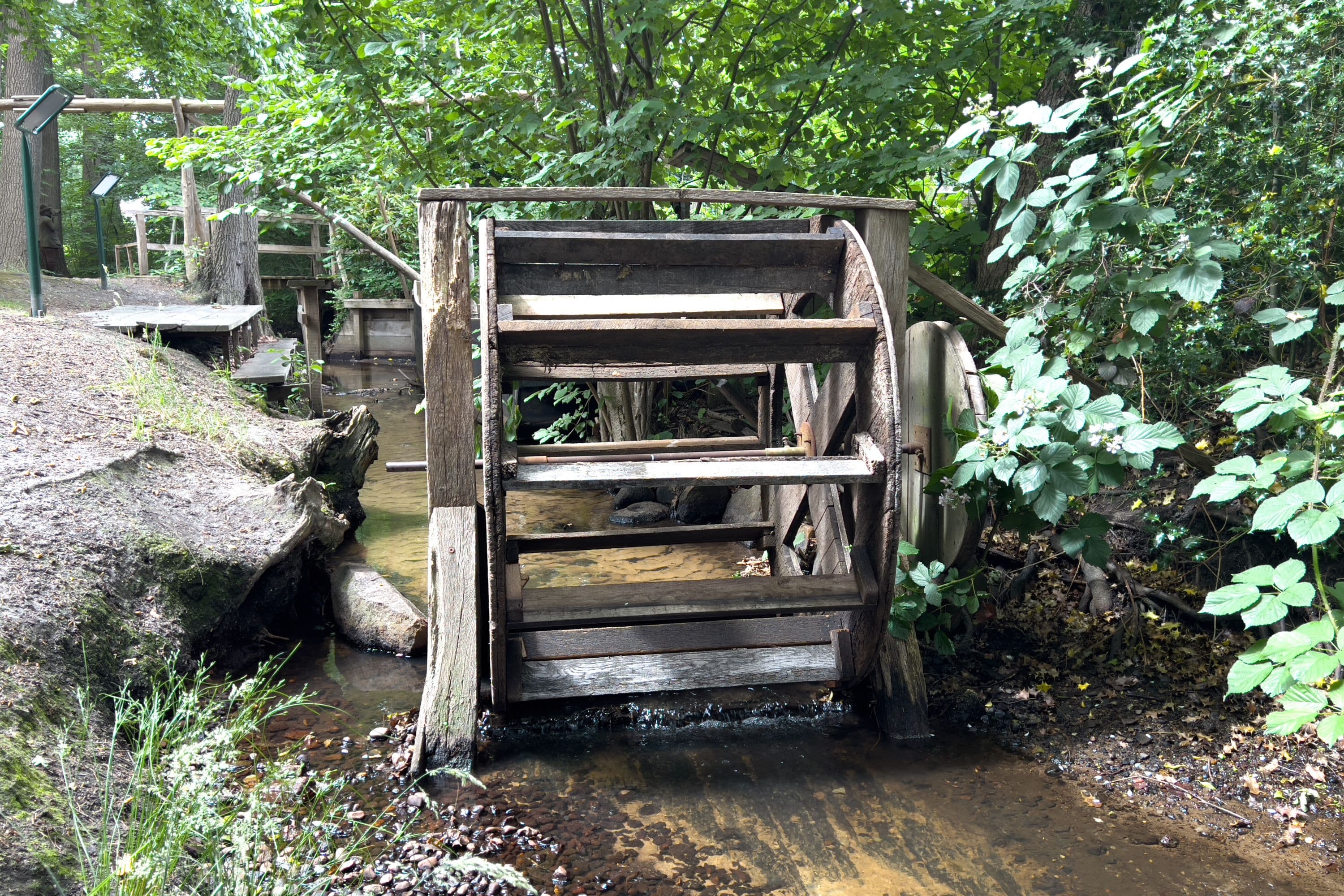 Wasserrad am Salinenmuseum in Sülze