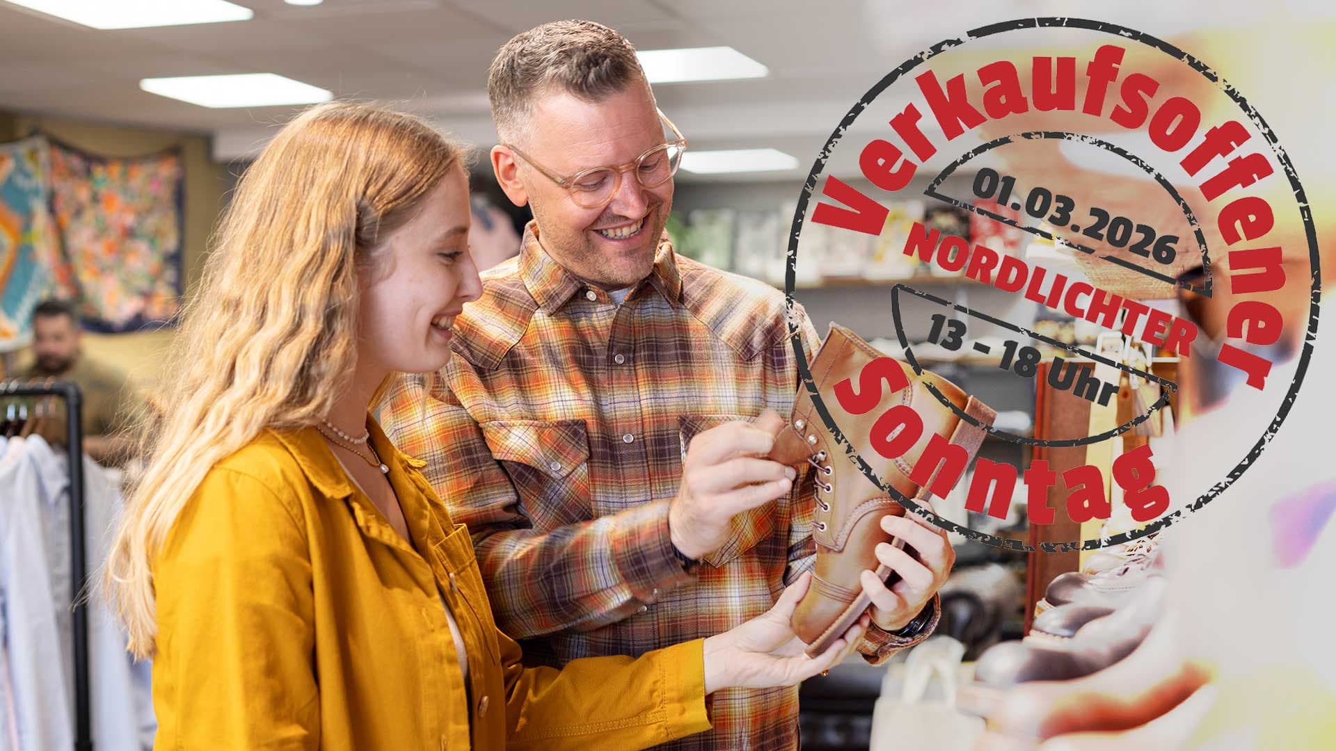 Paar beim Shopping am verkaufsoffenen Sonntag in Celle