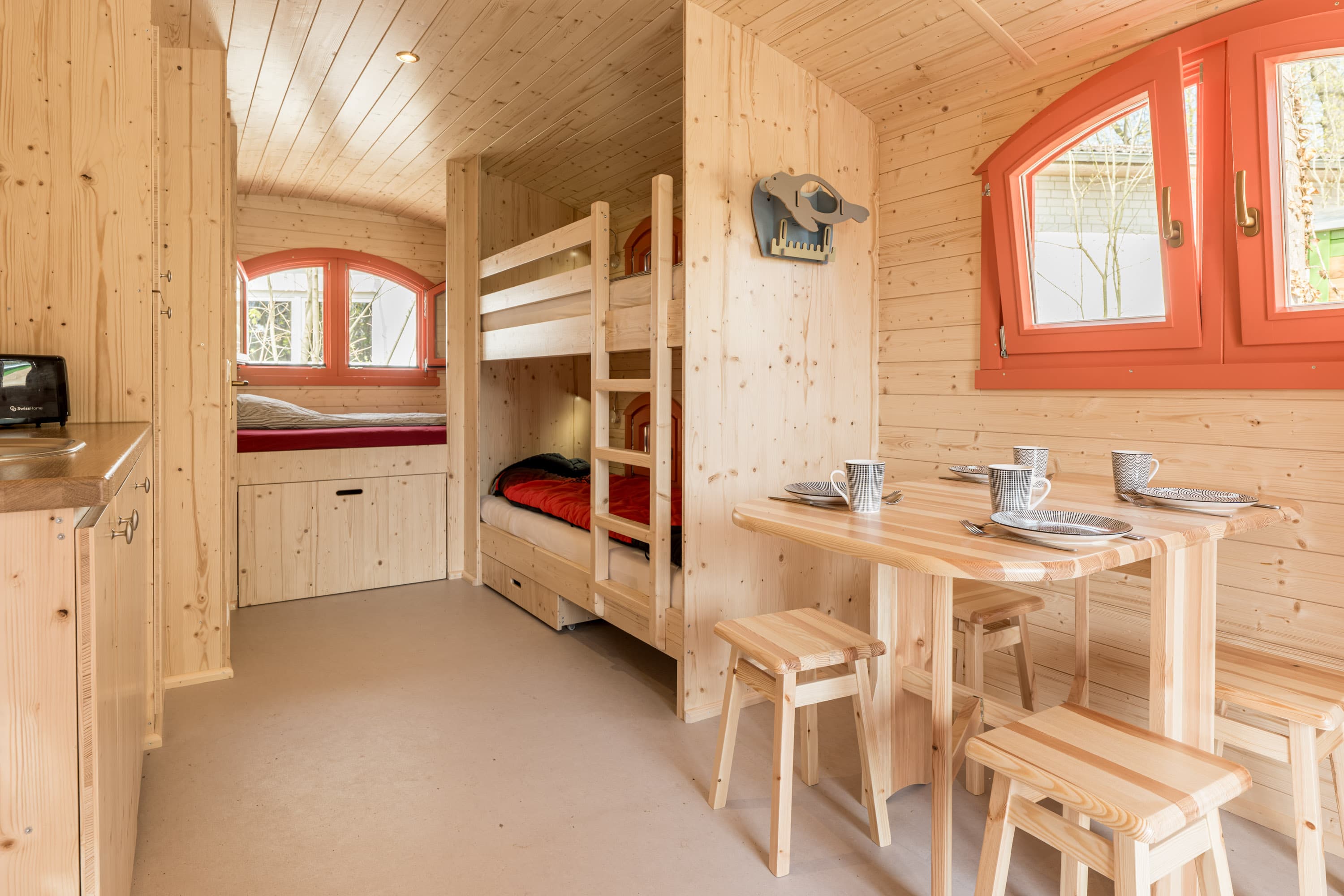 Uhlenköper Camp Innenansicht Zirkuswagen