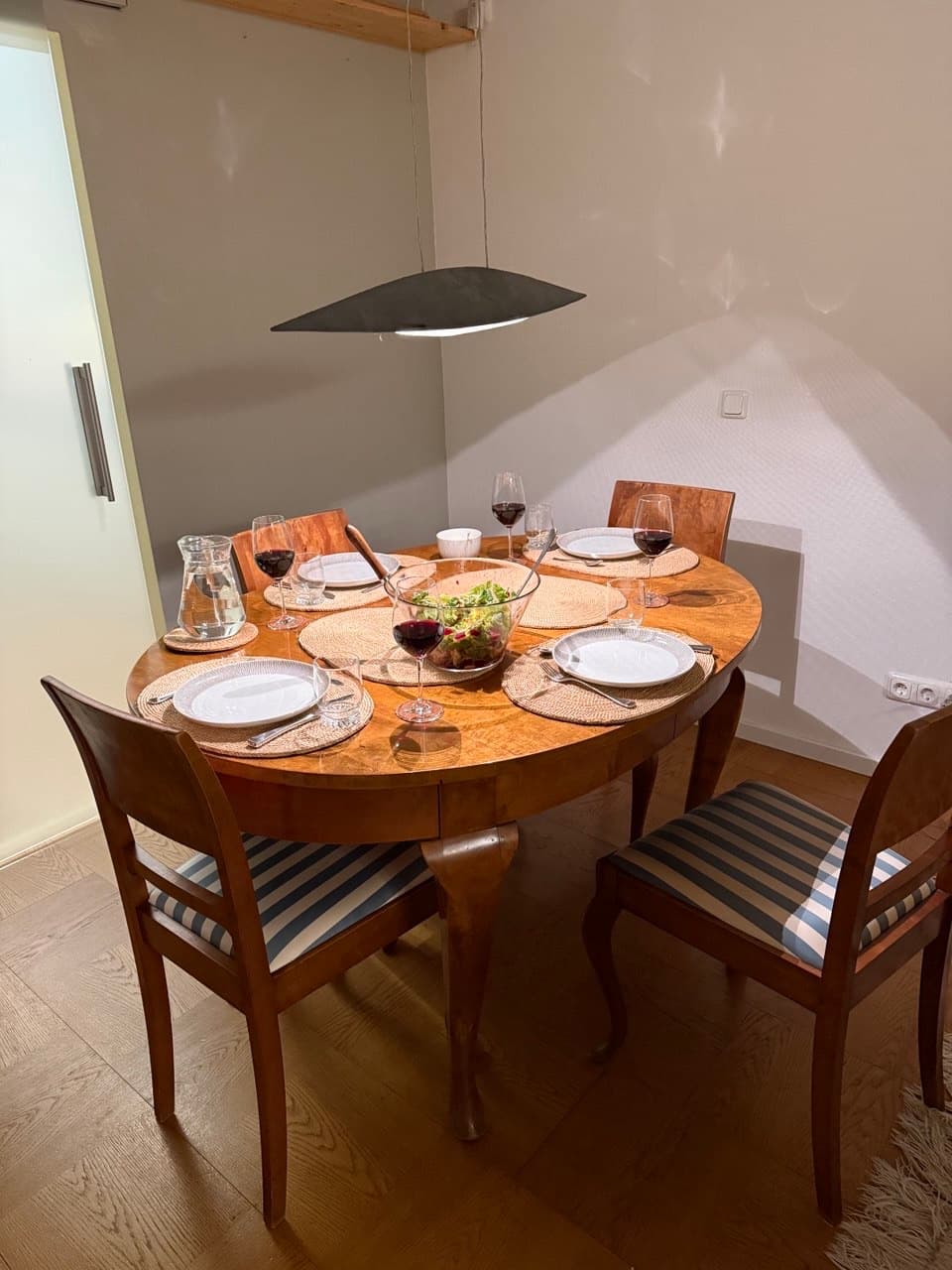 Ferienwohnung Heide-Tukkul gedeckter Tisch im Esszimmer in Hermannsburg