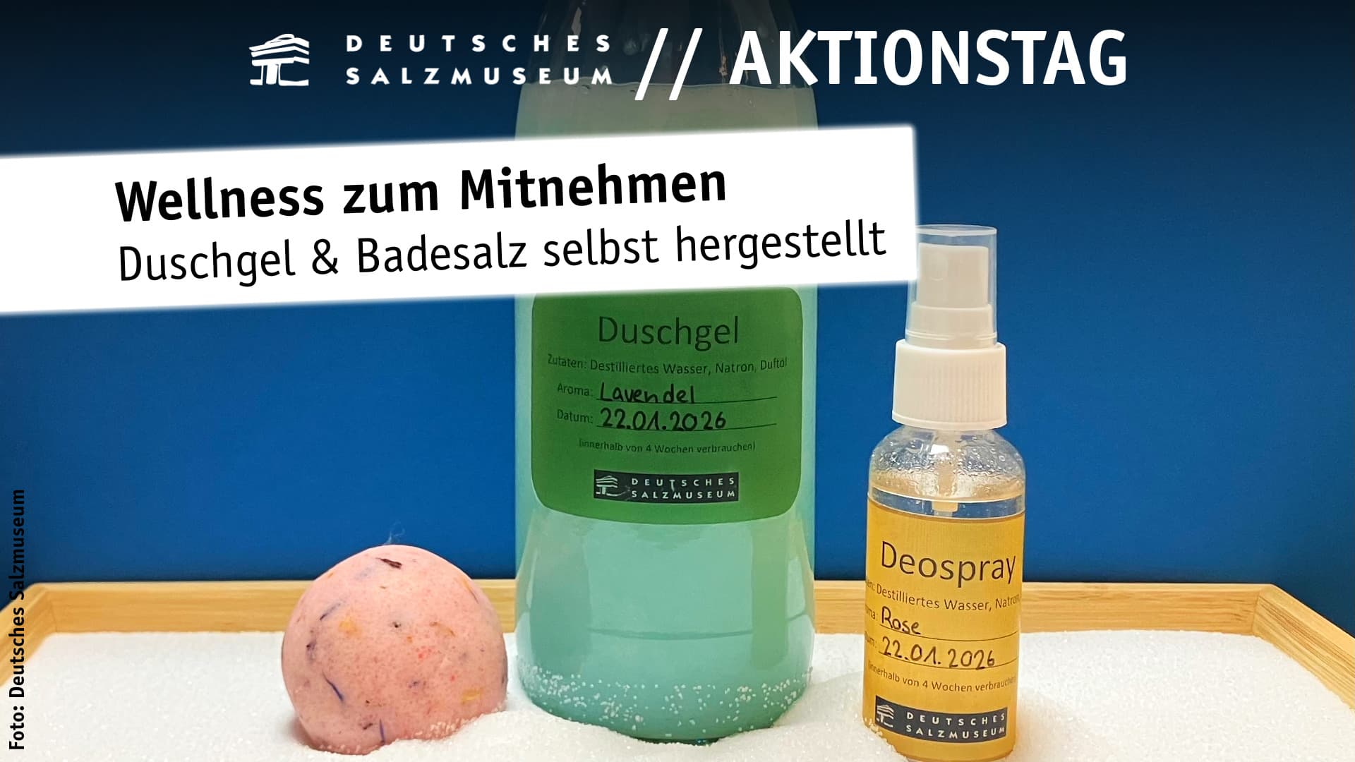 Duschgel, Badesalz und Deospray als selbst hergestellte Wellnessprodukte im Salzmuseum.