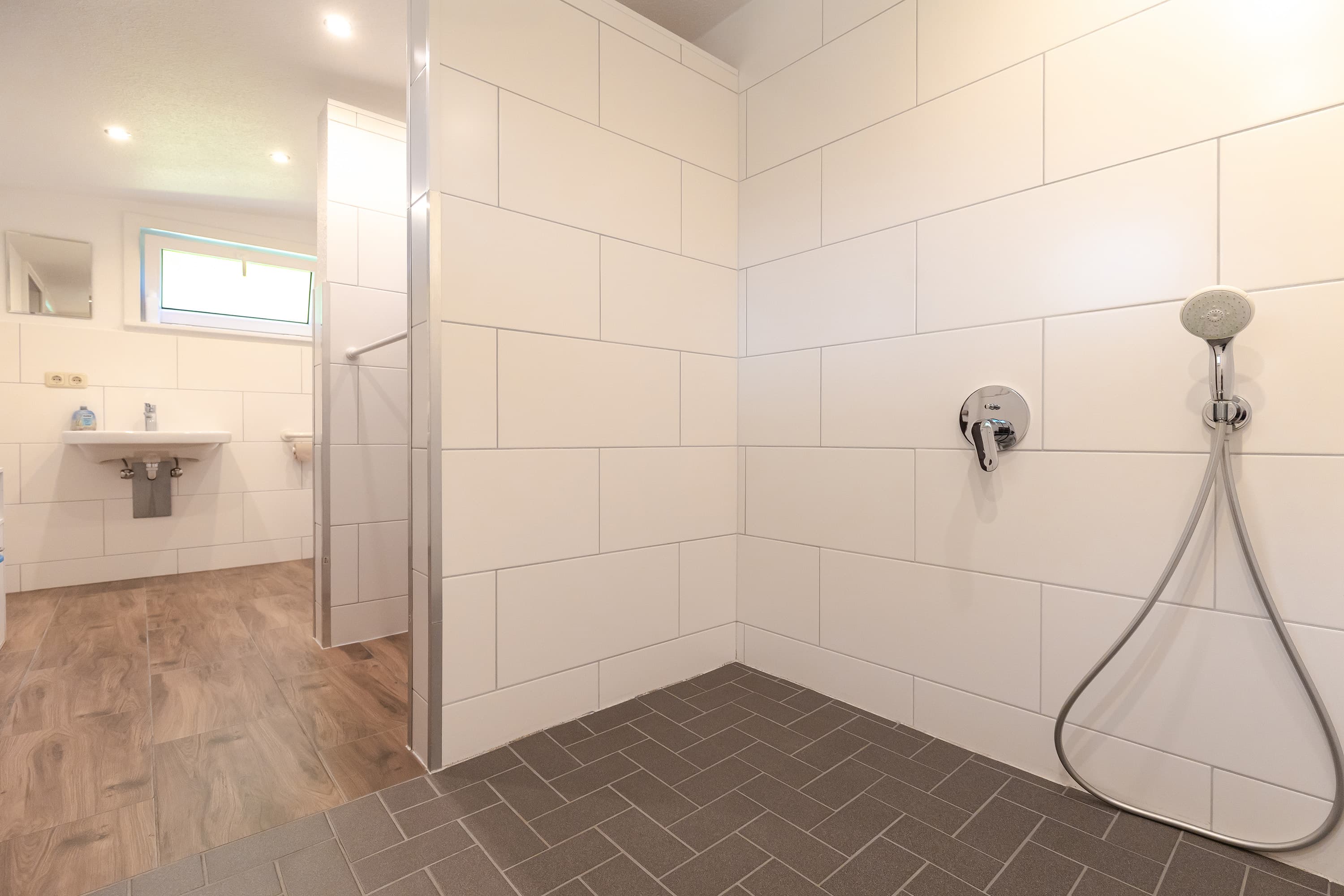 Barrierefreie Dusche auf dem Wohnmobilstellplatz Zum Becklinger Holz