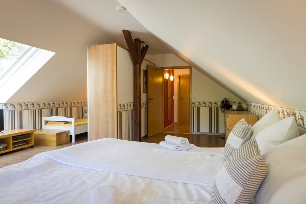 Ferienwohnung Constabel Schlafzimmer 1 oben Bett in Wieckenberg