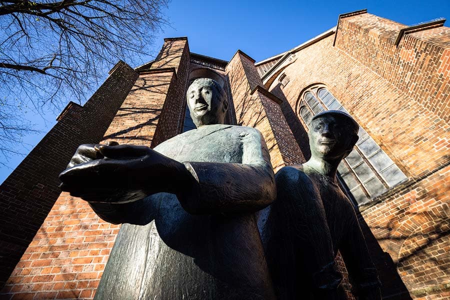 Blick auf das Ulenkörperdenkmal in Uelzen