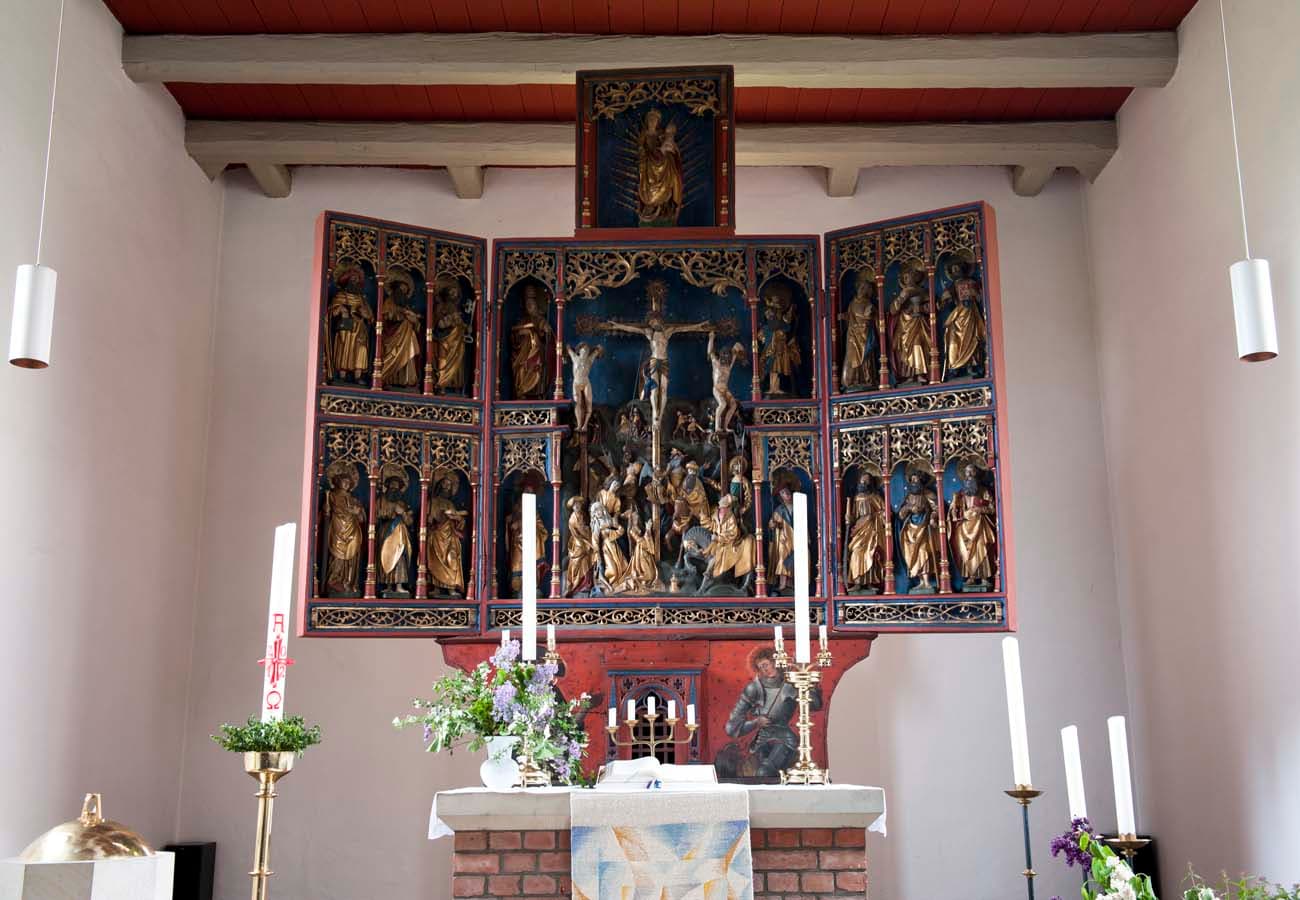 Altar der St. Georg-Kirche in Bienenbüttel 