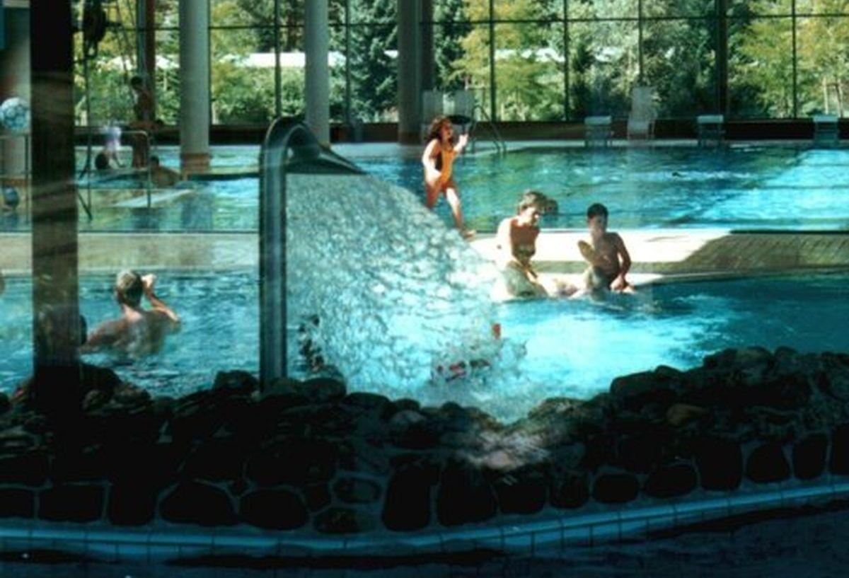 Munster: Swimming pool