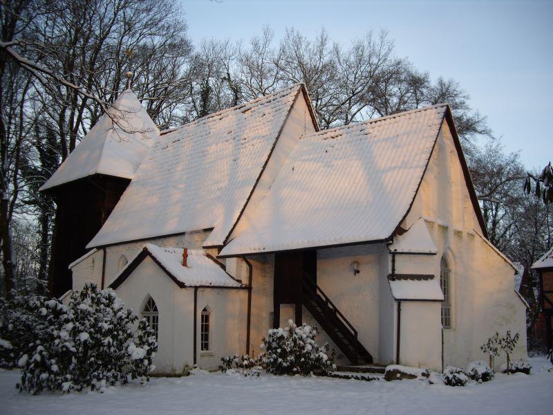 St. Georg Kirche im Winter