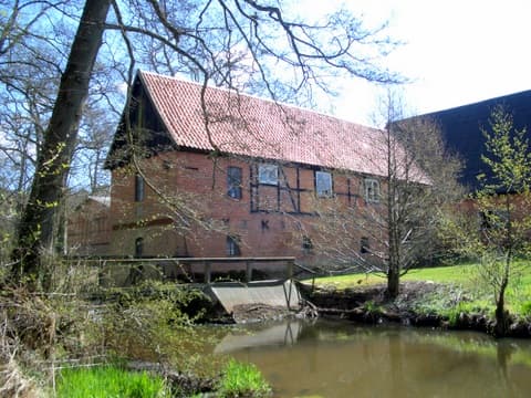 Außenansicht der Wohlenbüttler Wassermühle