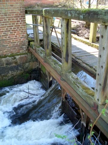 Wasserstau der Wohlenbüttler Wassermühle