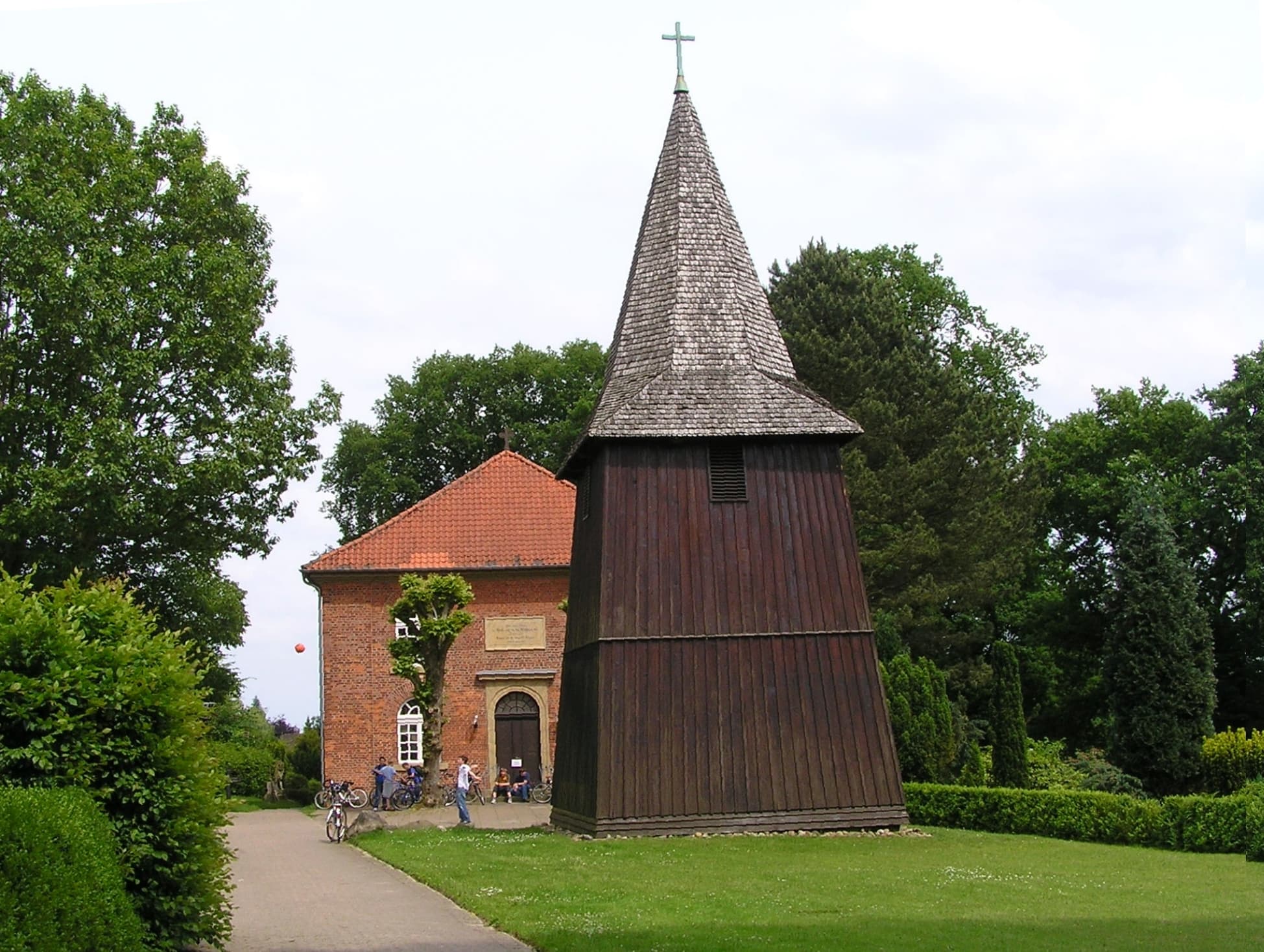 Kirche mit Turm