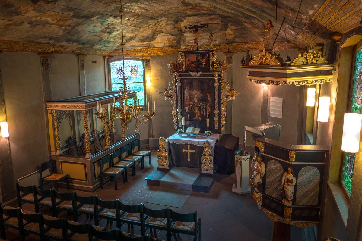 Der Innenraum der Maria Magdalenen Kapelle Opeprshausen