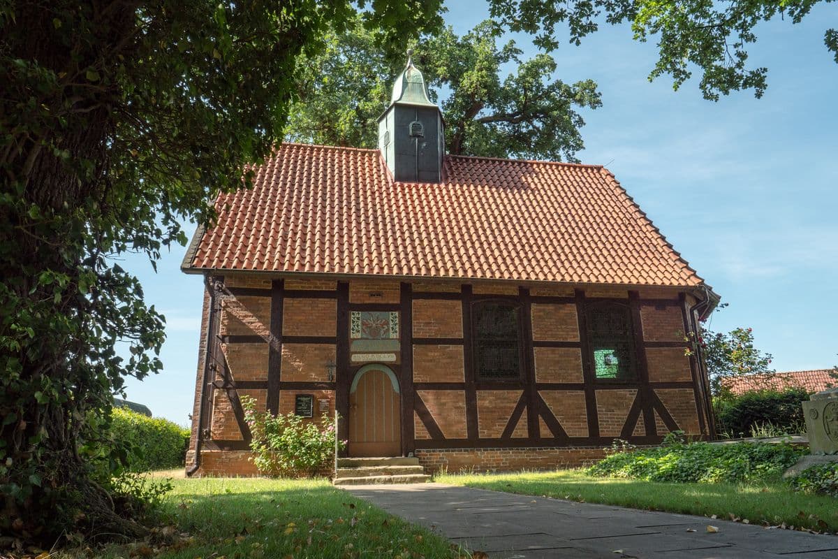 Die Aussenansicht der Maria Magdalenen Kapelle Oppershausen
