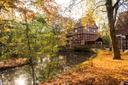 Die Wassermühle im Herbst