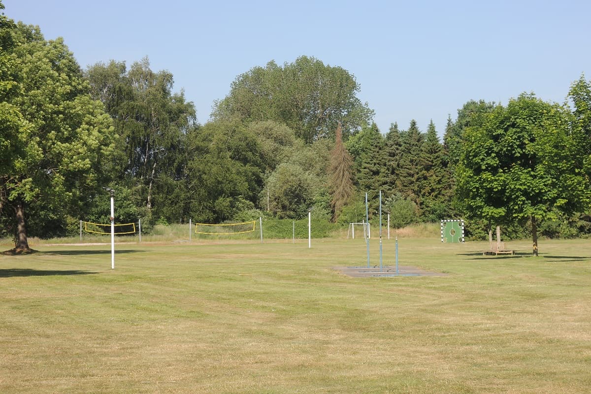 Strandfreibad Langlingen Volleyball Spielfeld und Torwand