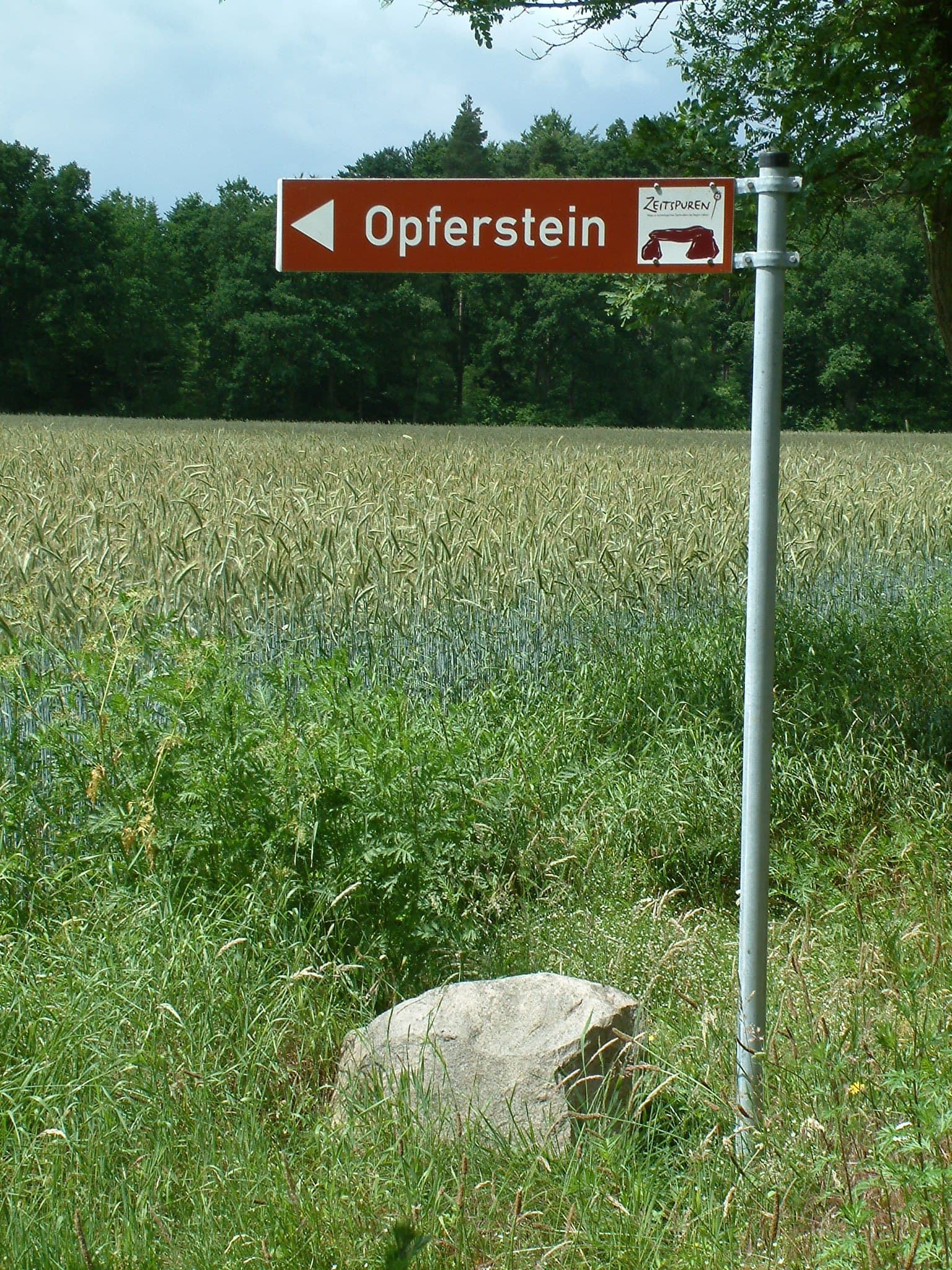 Opferstein Melzingen Wegweiser