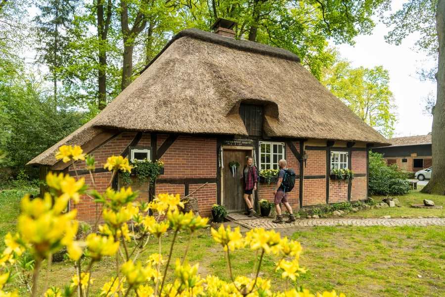 Es blüht um das Weseler Hexenhaus