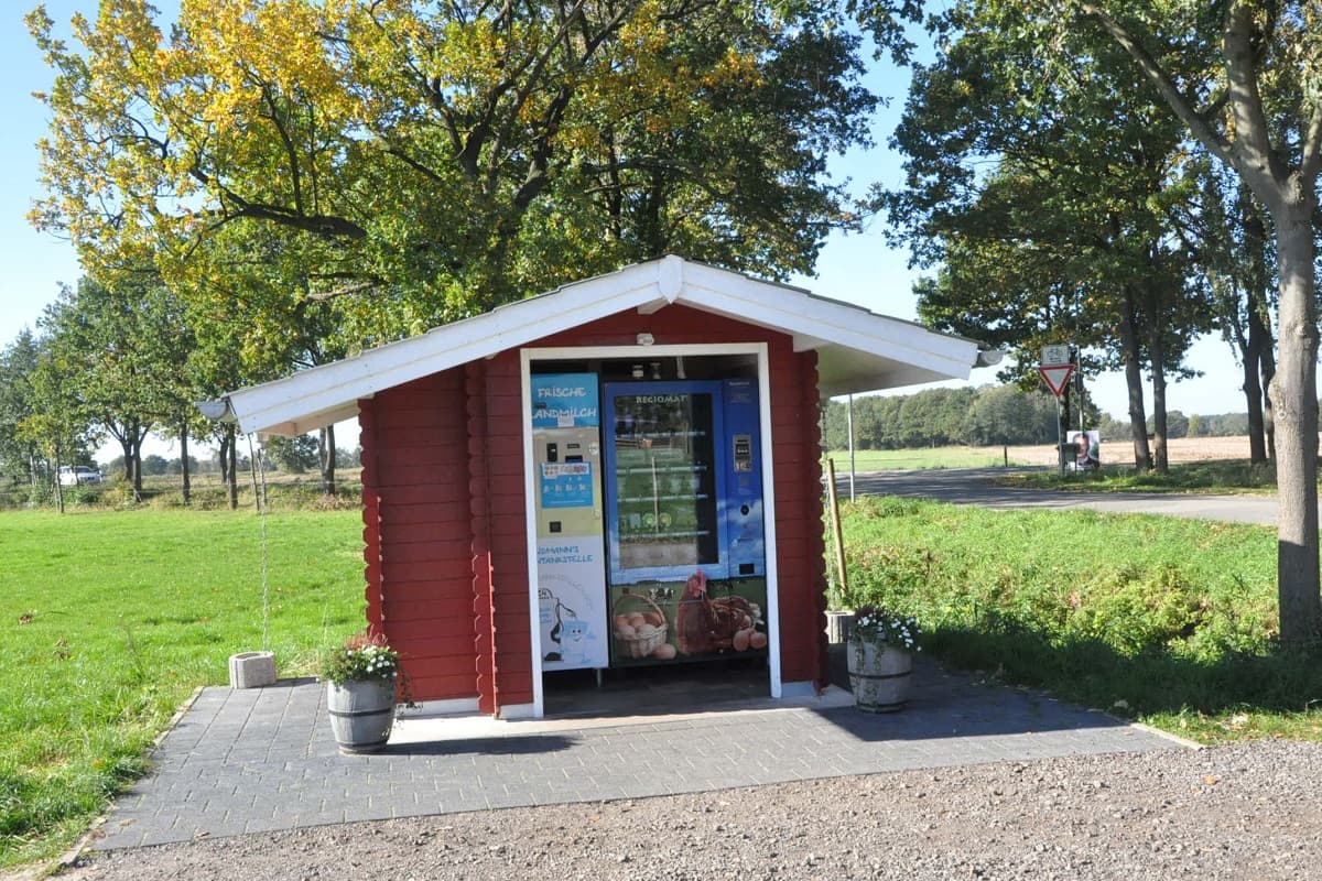 Milchtankstelle und Regiomat auf dem Hof Heidmann in Eicklingen