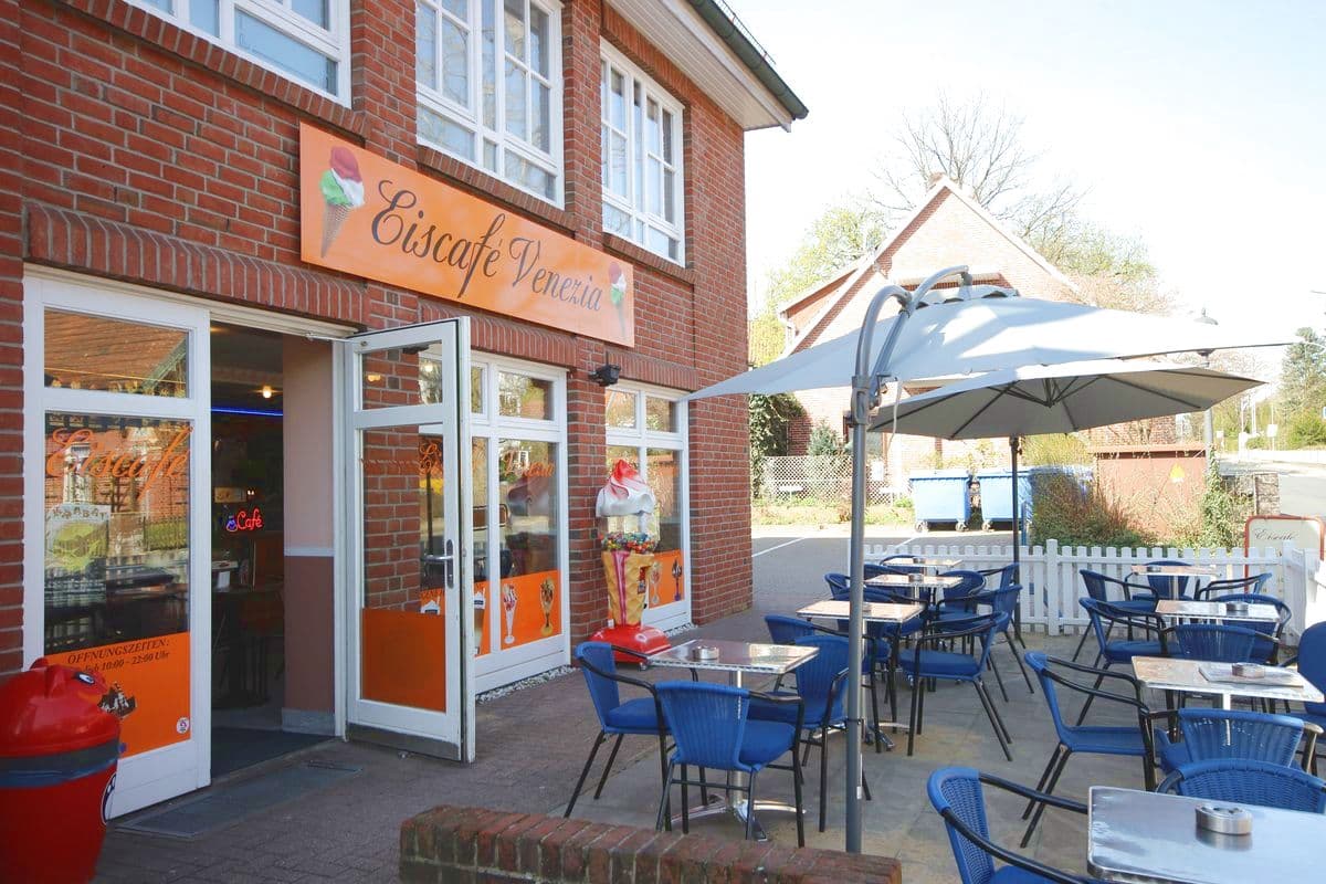 Ansicht und Außenbereich Eiscafé Venezia in Hanstedt