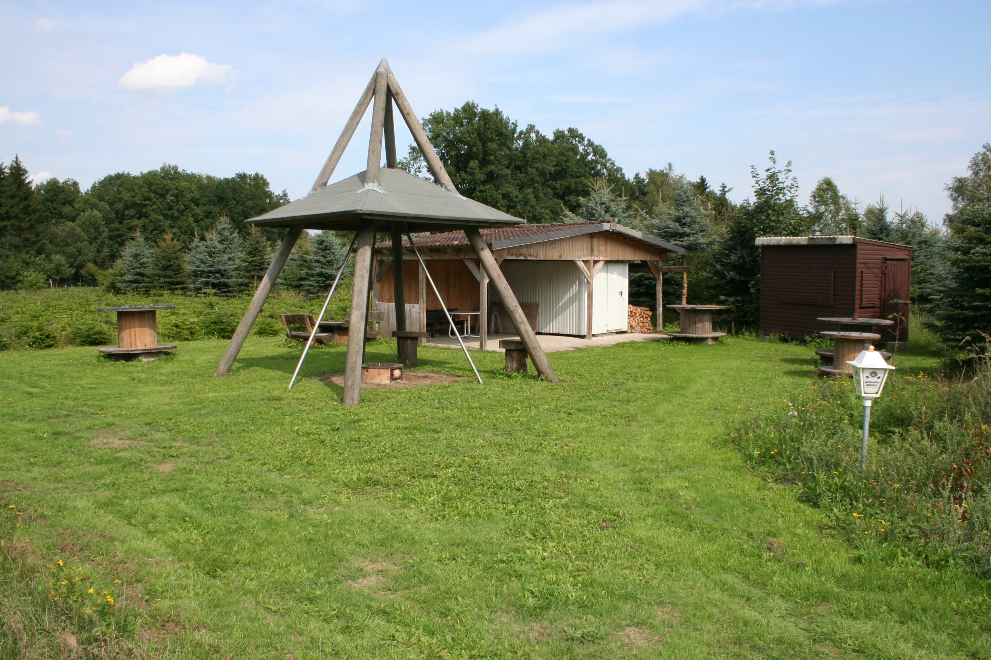 Zum Becklinger Holz Ferienwohnungen Grillplatz