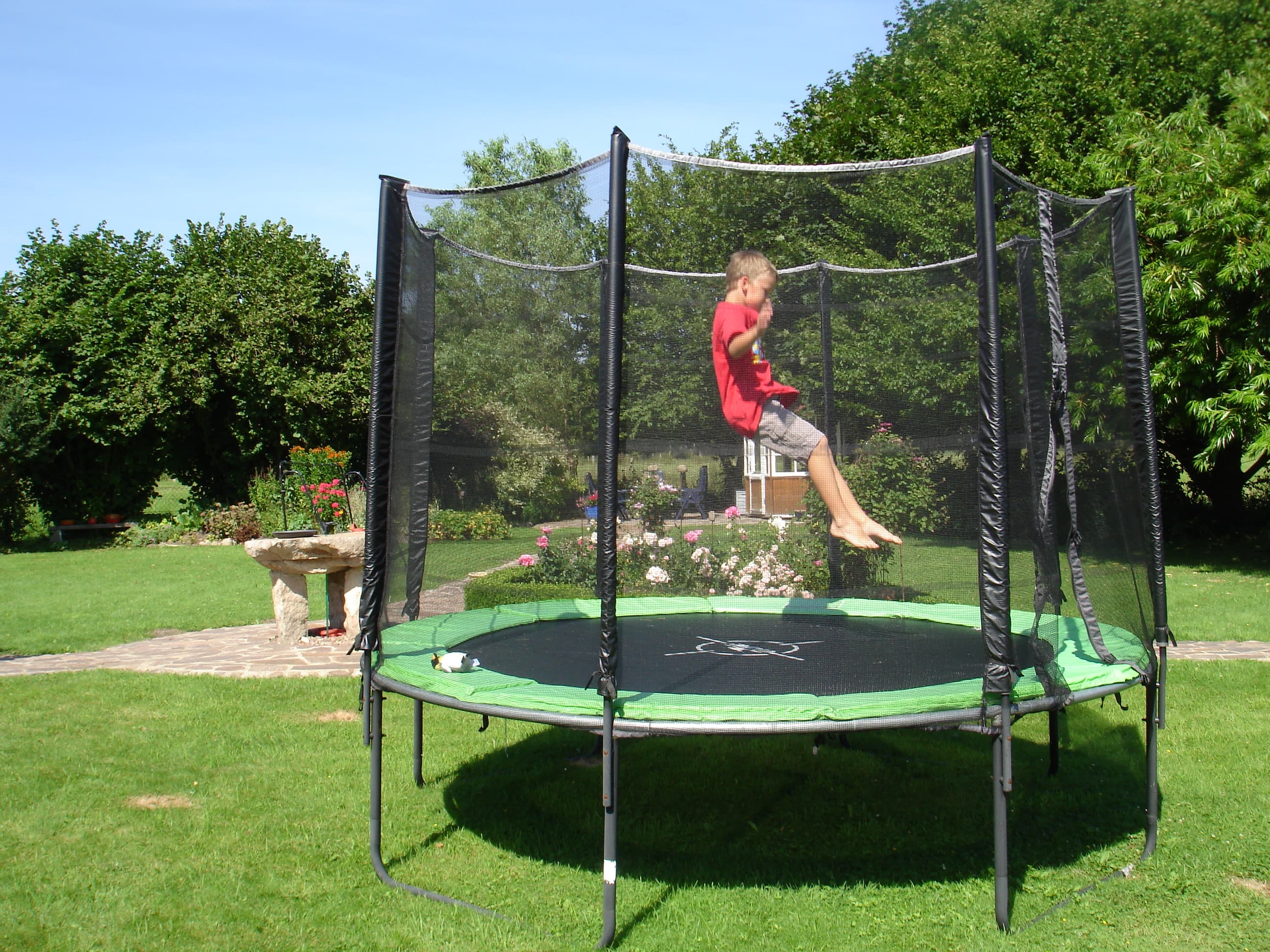 Trampolin Ferienwohnung Familie Meinheit