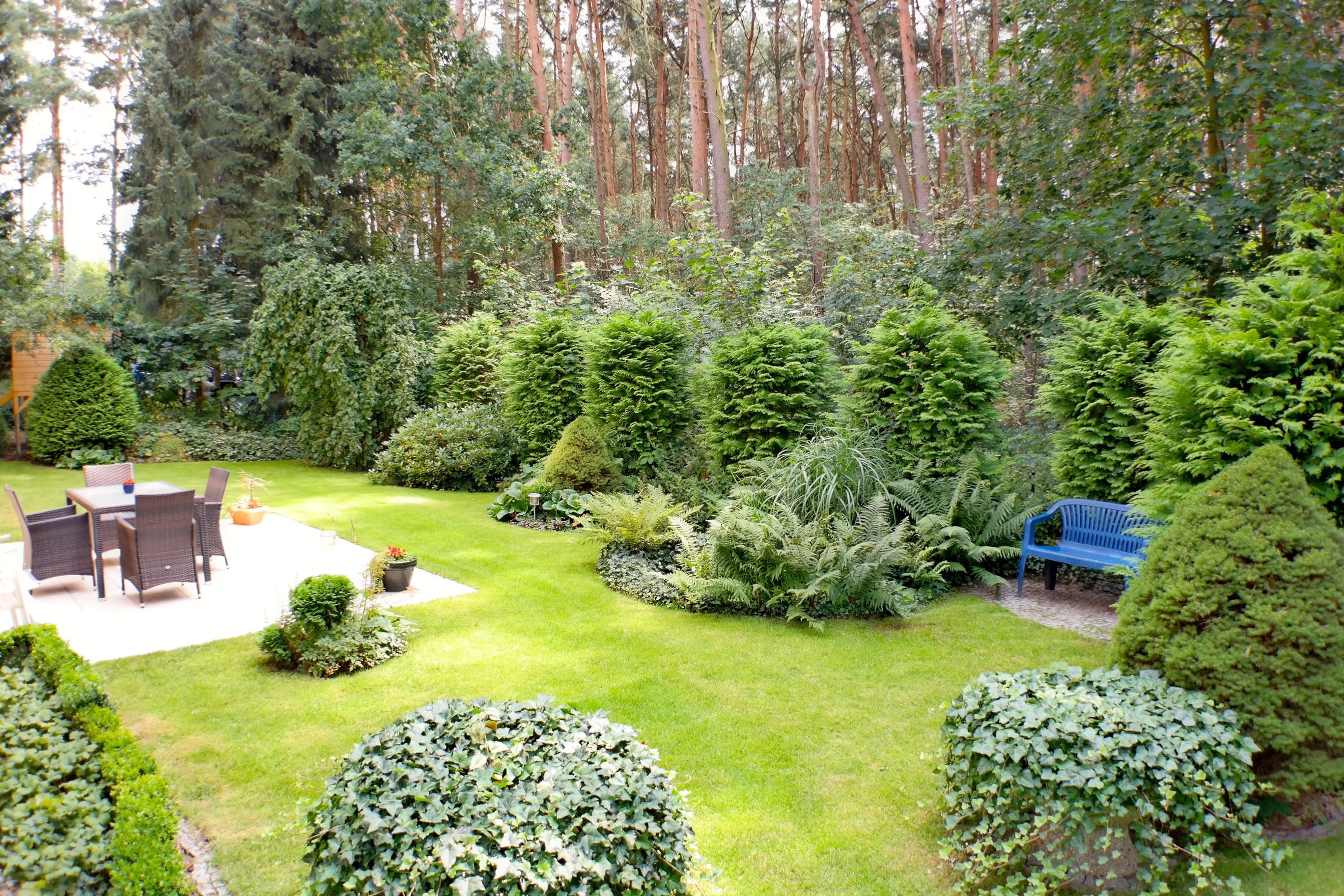 Garten der 3-Zimmer-Komfort-Wohnung Ferienwohnungen Haus Heidelerche