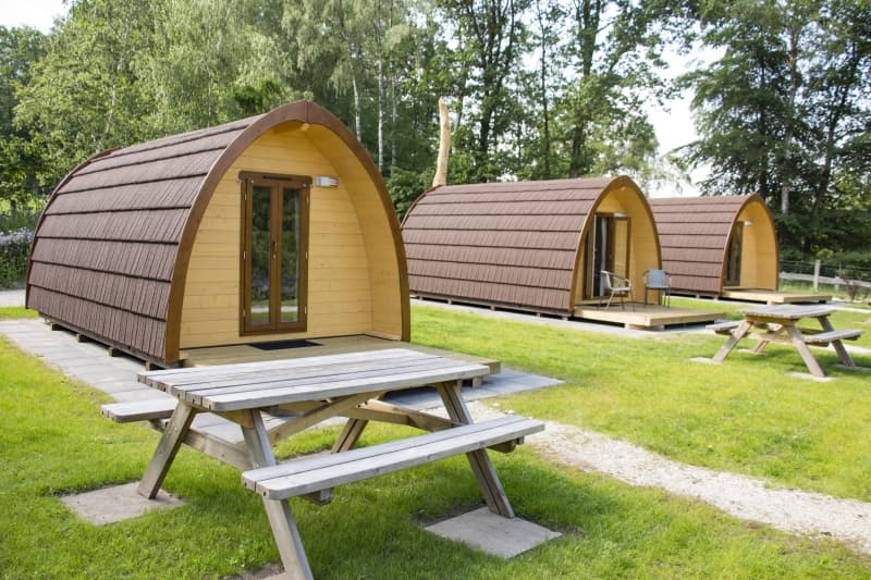 Unsere Naturlodges CampingPOD® laden mit ihrem natürlichen Charme zum Glamping-Urlaub ein