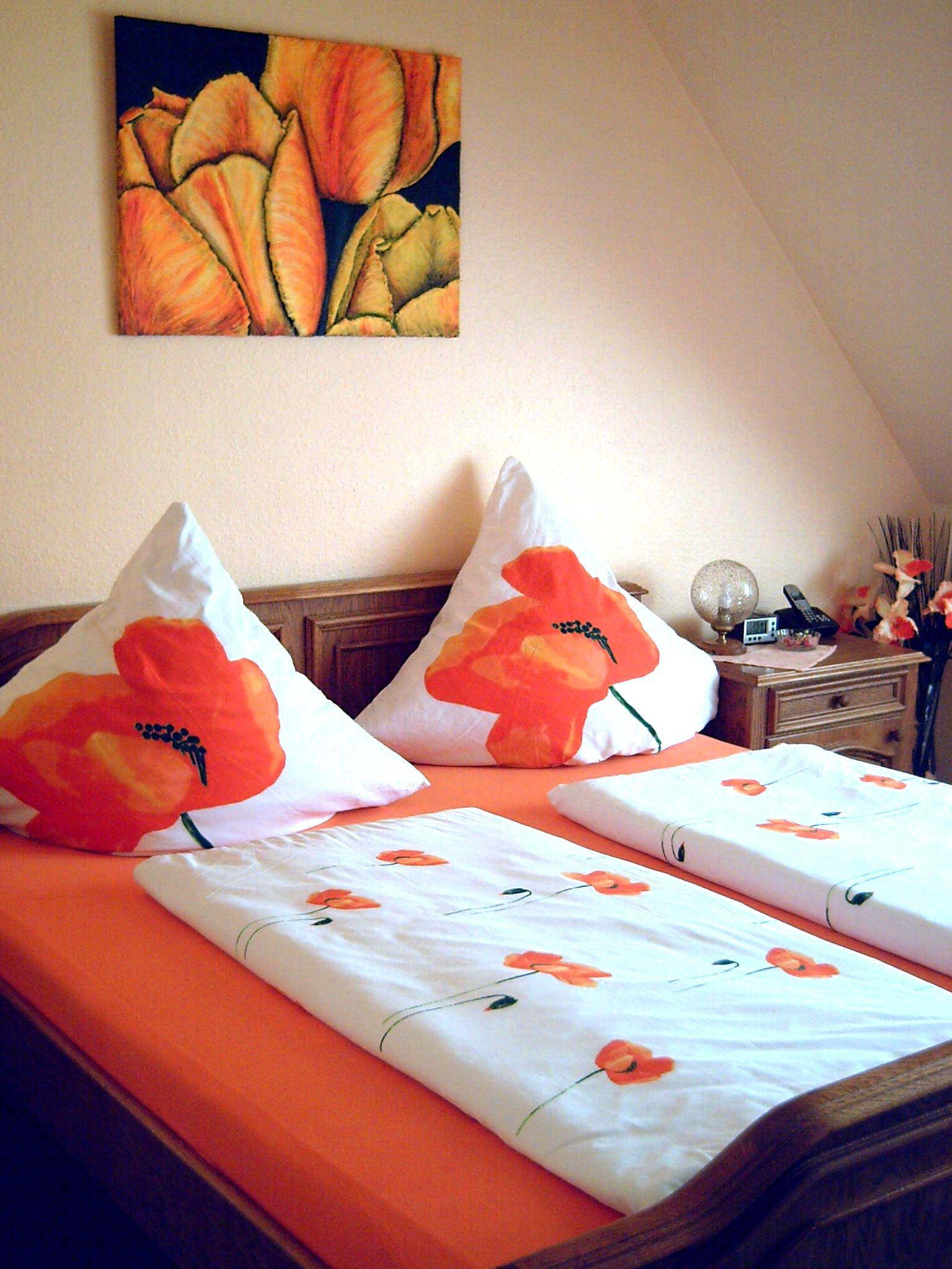 Orangenes Balkon-Zimmer Blumen-Villa