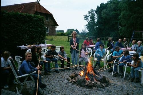 Grillen mit den Gästen Ferienwohnung Alber`s Rosenhof