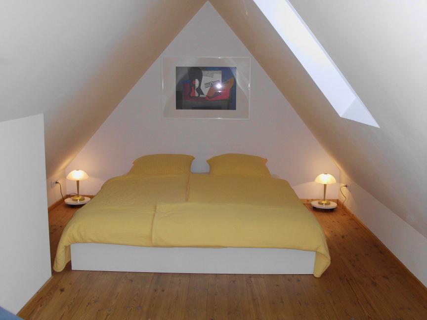 Schlafzimmer im Spitzboden Whg 112 Ferienwohnungen Ursula Schmidt