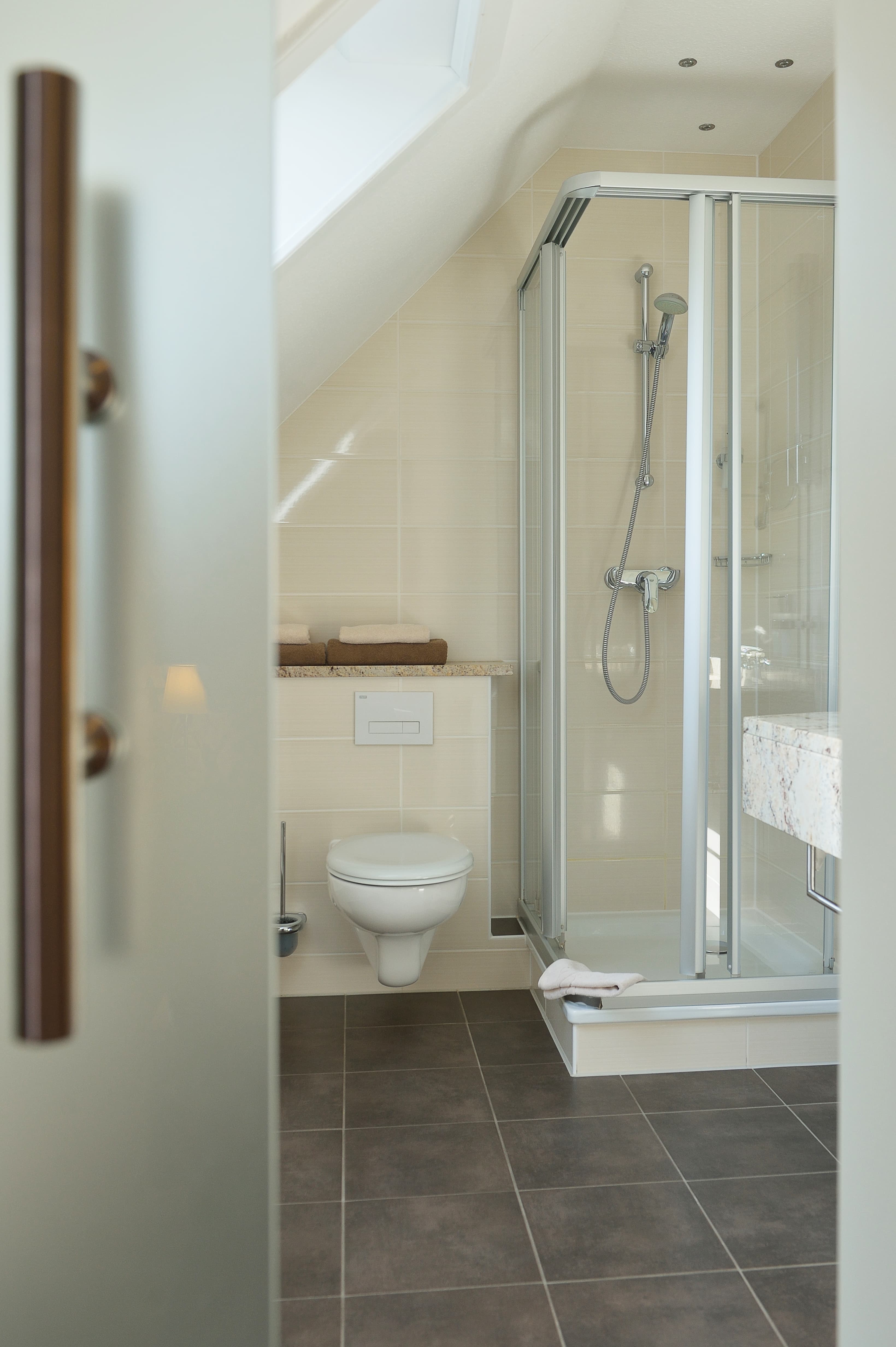 Badezimmer des Zimmers 3 in dem Hotel Allerhof in Frankenfeld