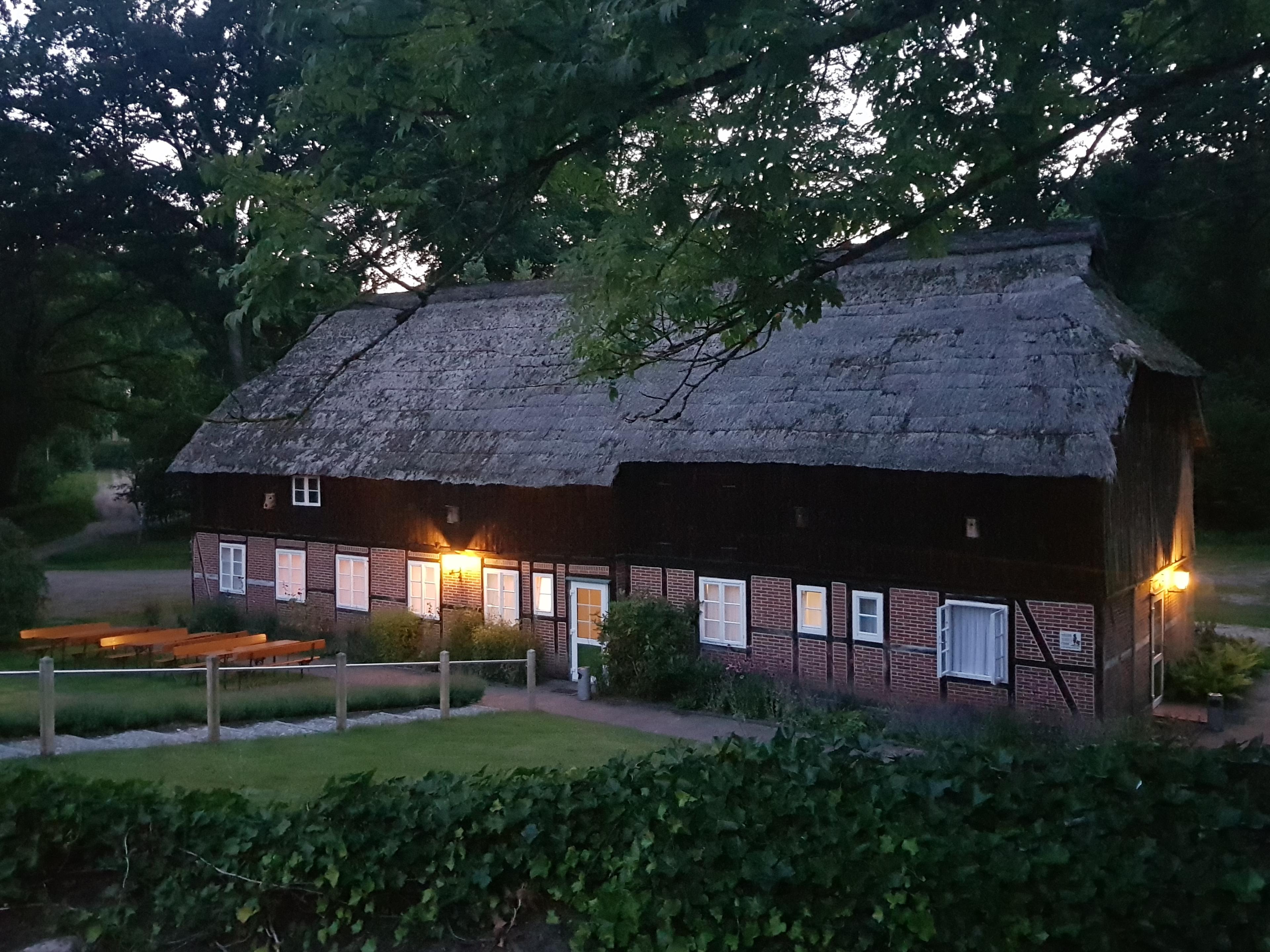 Aussenansicht des Eichenhofs des Naturotel Landhaus Haverbeckhof in Bispingen