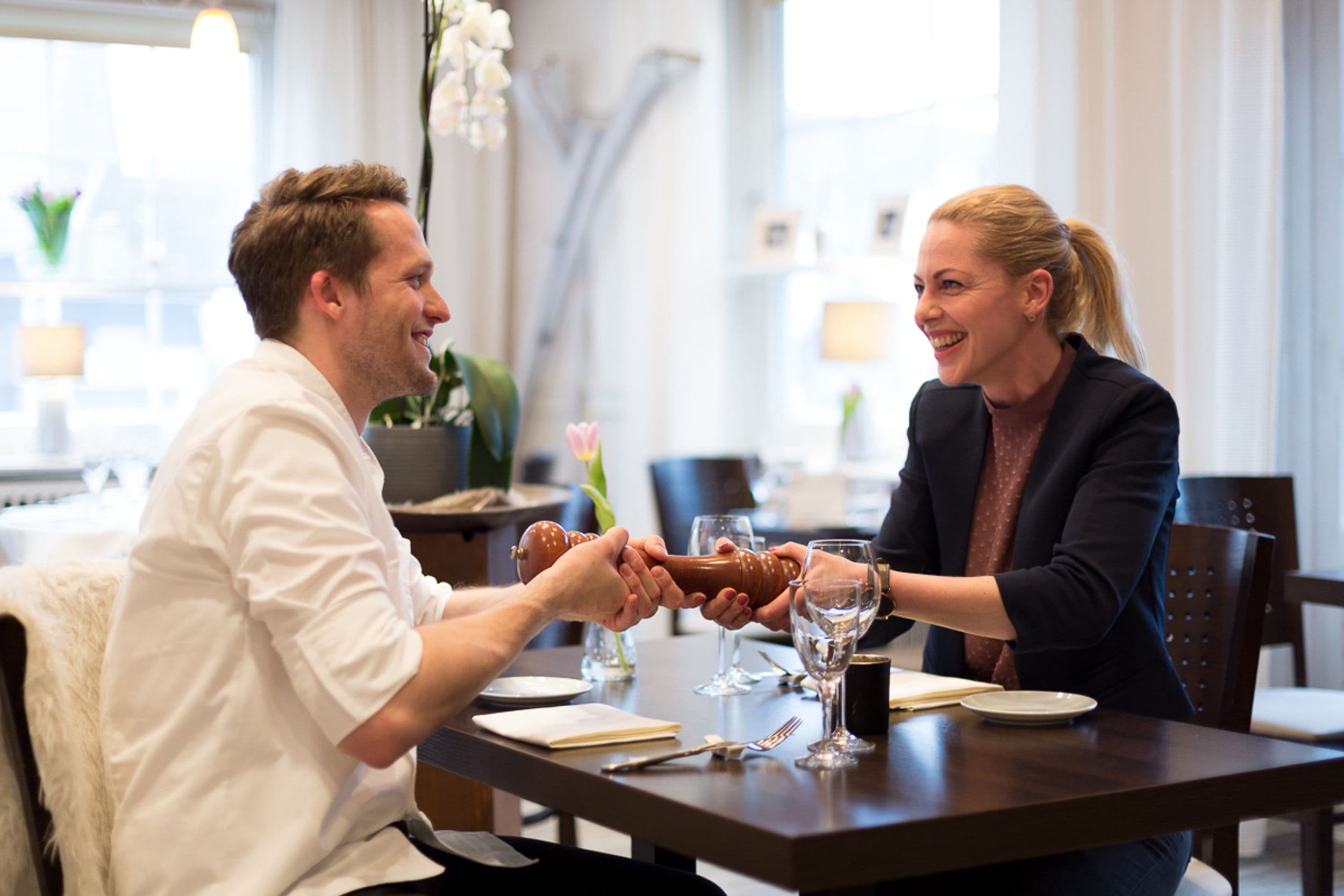 Christine Buchholz & Jan Philip Stöver 
Gastgeber