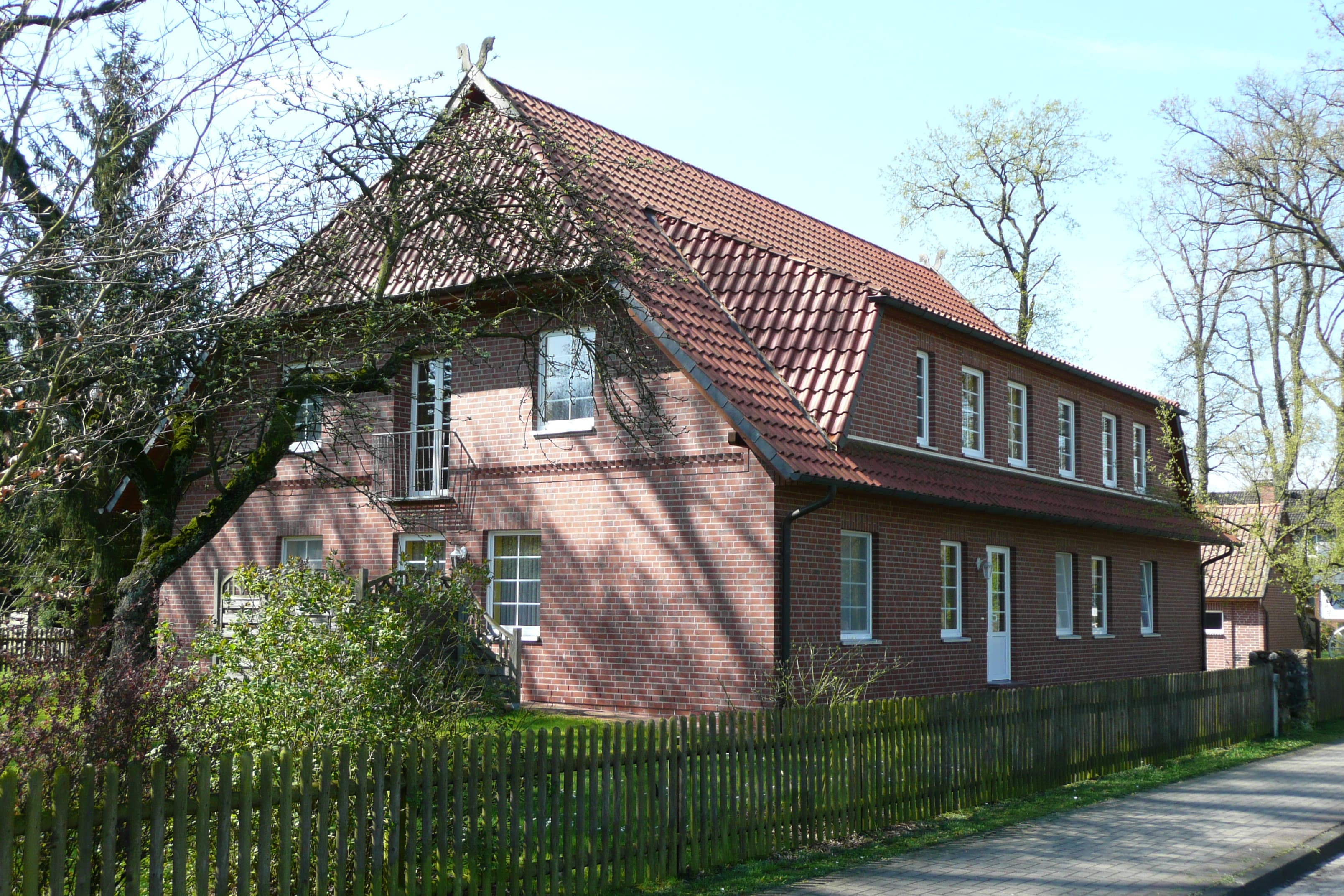 Außenansicht Ferienwohnungen vom Hotel Im Wiesengrund