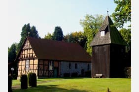 Magdalenenkirche Undeloh beim Landhotel Hotel Undeloher Hof