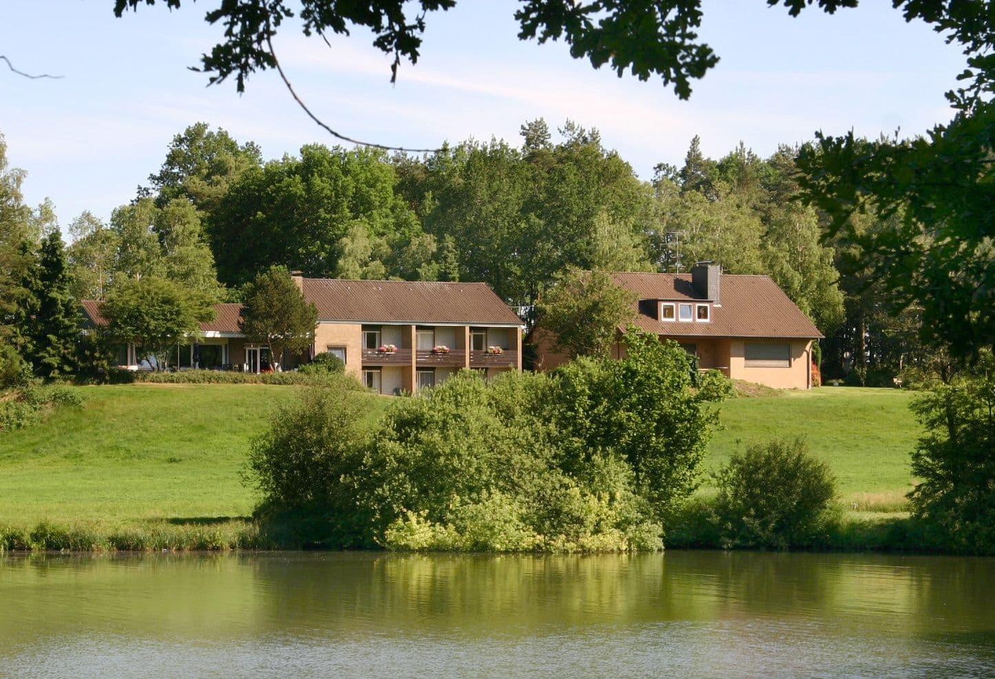 Außenansicht Pension am Hardausee