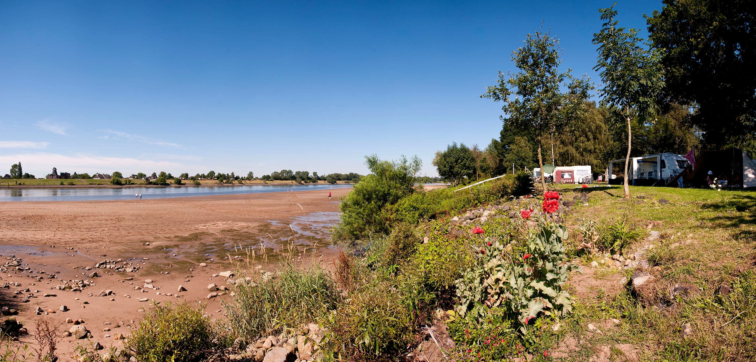 Ufer am Camping Land an der Elbe Hamburg