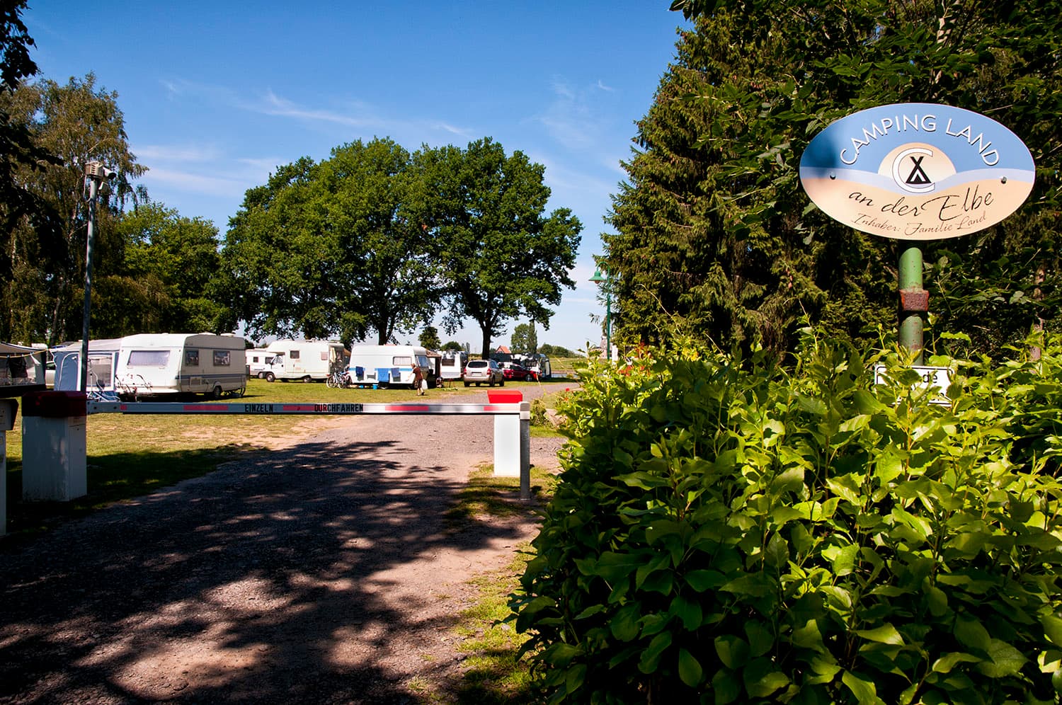 Einfahrt Camping Land an der Elbe Hamburg