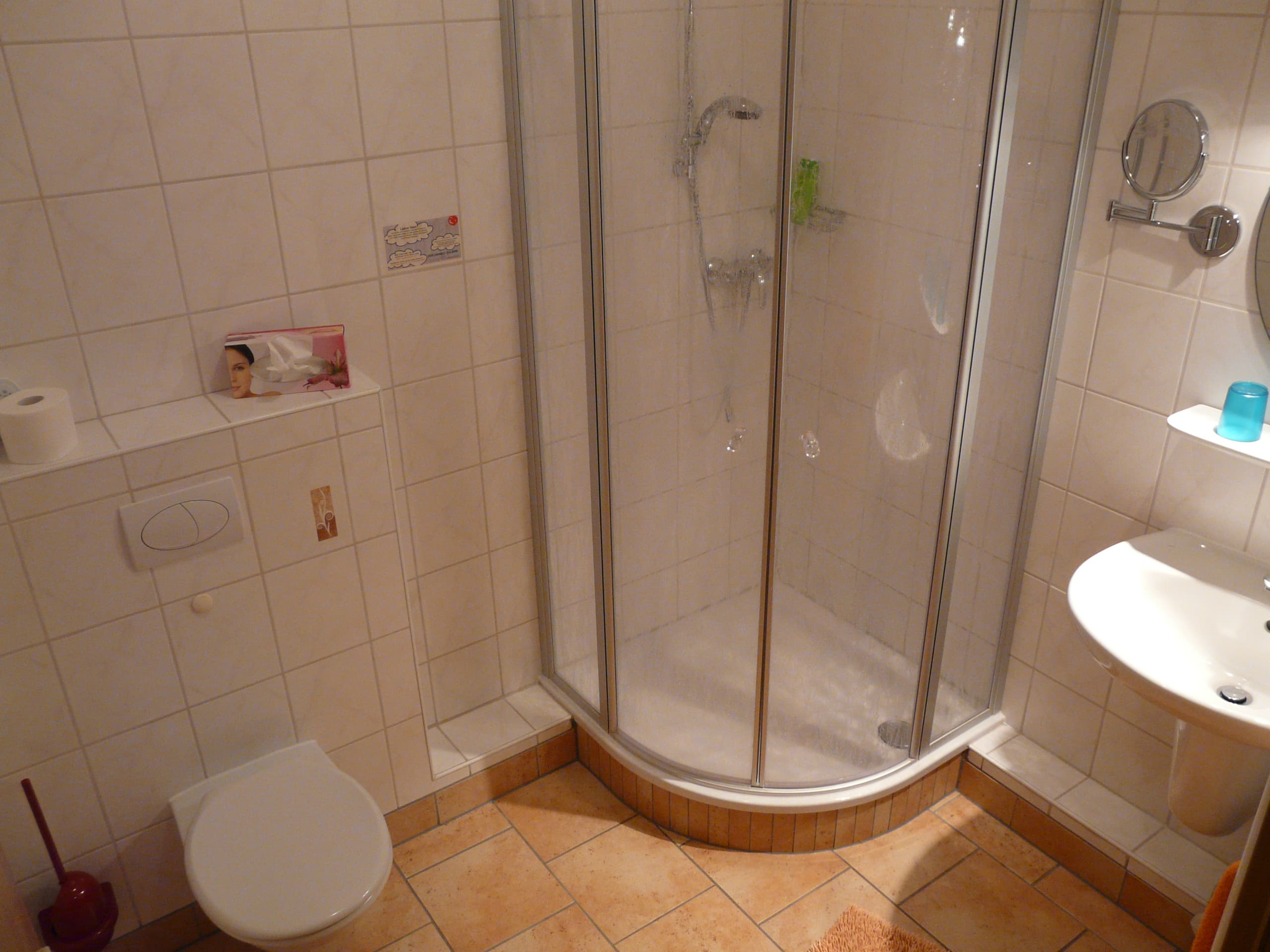 Badezimmer des Gästezimmers auf dem Campingplatz Auf dem Simpel in Soltau