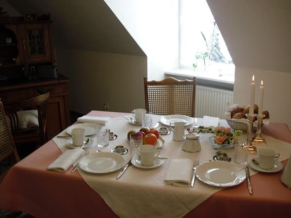 Frühstückszimmer Gästezimmer Waldblick