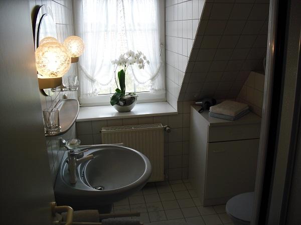 Badezimmer Gästezimmer Waldblick