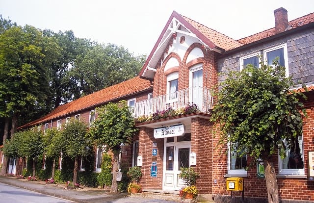 Außenansicht des Landgasthof Stössel in Altenmedingen