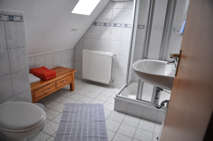 Badezimmer Hof Bahn