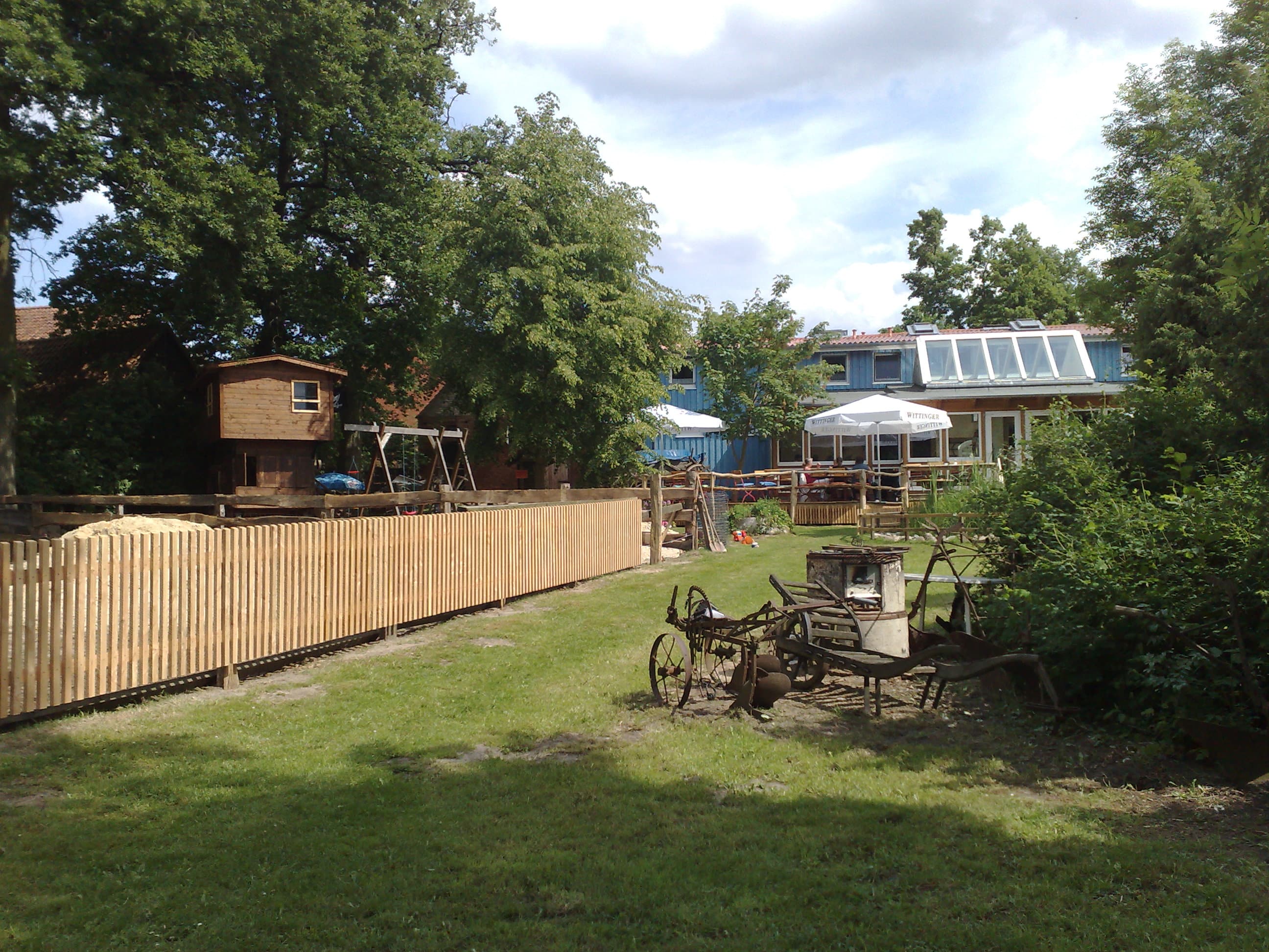 Garten Erlebnisbauernhof mit Bauerncafé "To'n olln Peerstall"