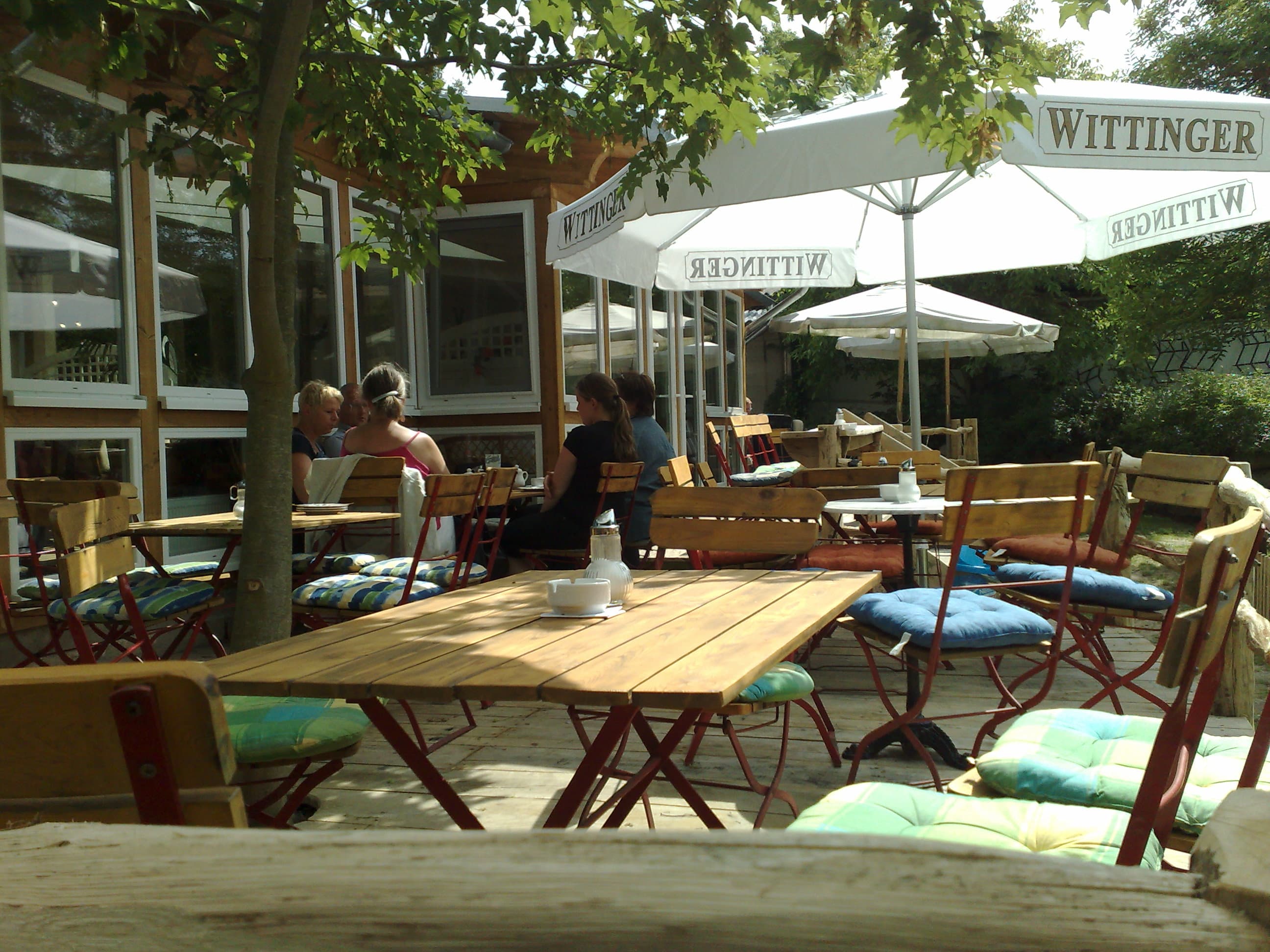 Terrasse Erlebnisbauernhof mit Bauerncafé "To'n olln Peerstall"