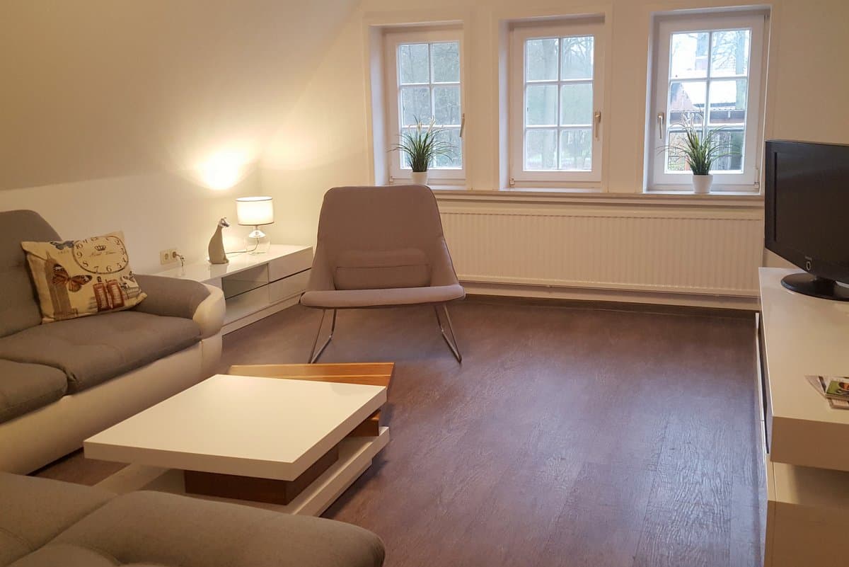 Großes helles Wohnzimmer mit viel Patz für Ideen und eine Wohnlandschaft für die ganze Familie