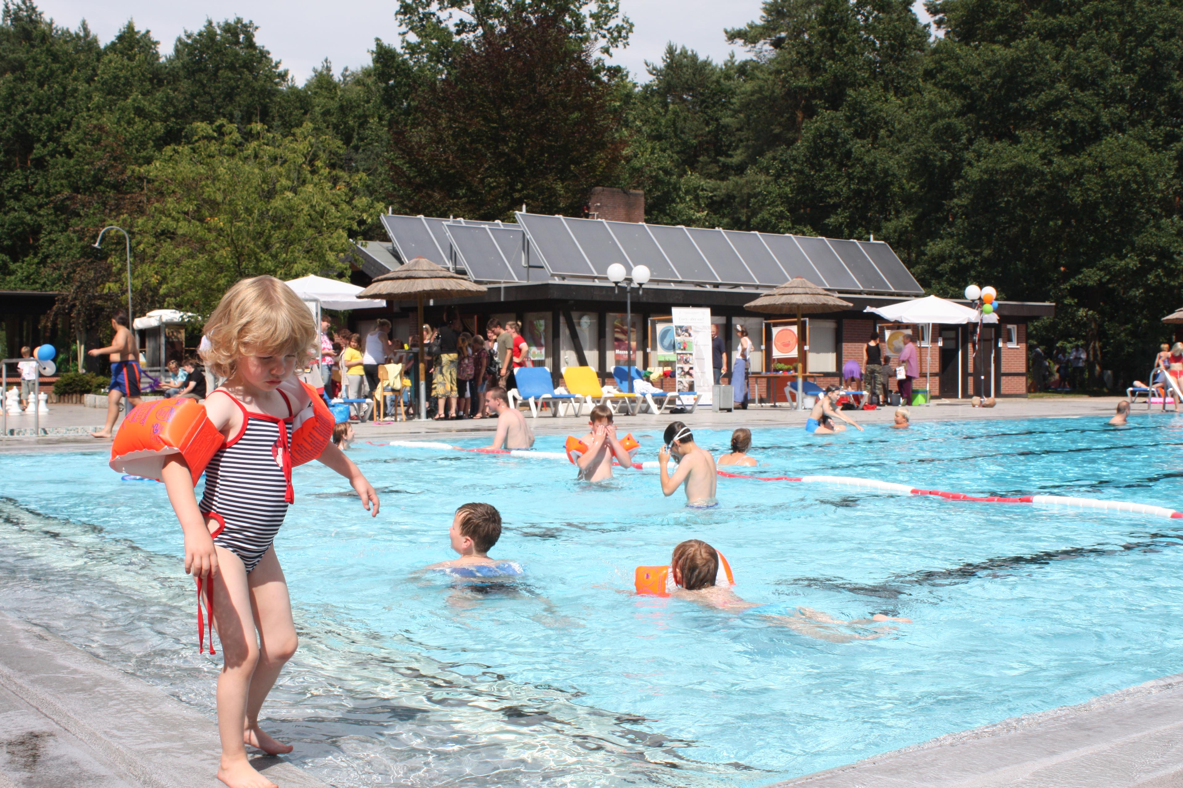 Beheiztes Schwimmbad Ferienzentrum Heidenau - Campingplatz