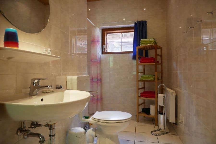 Badezimmer in der Ferienwohnung Schafstall