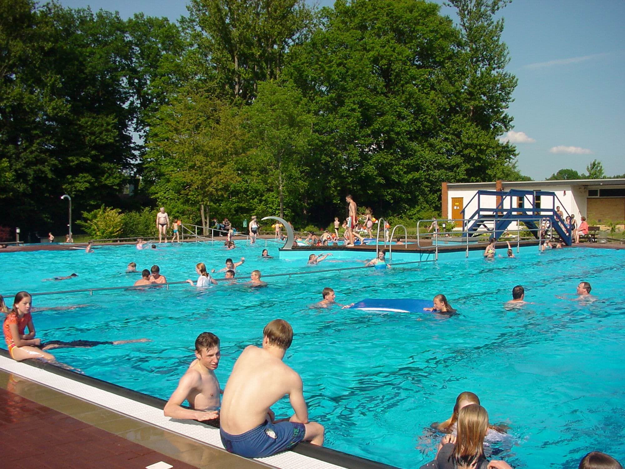 Freibad Eschede Wohnmobilstellplatz am Schützenplatz "Uelzener Str. / B 191"