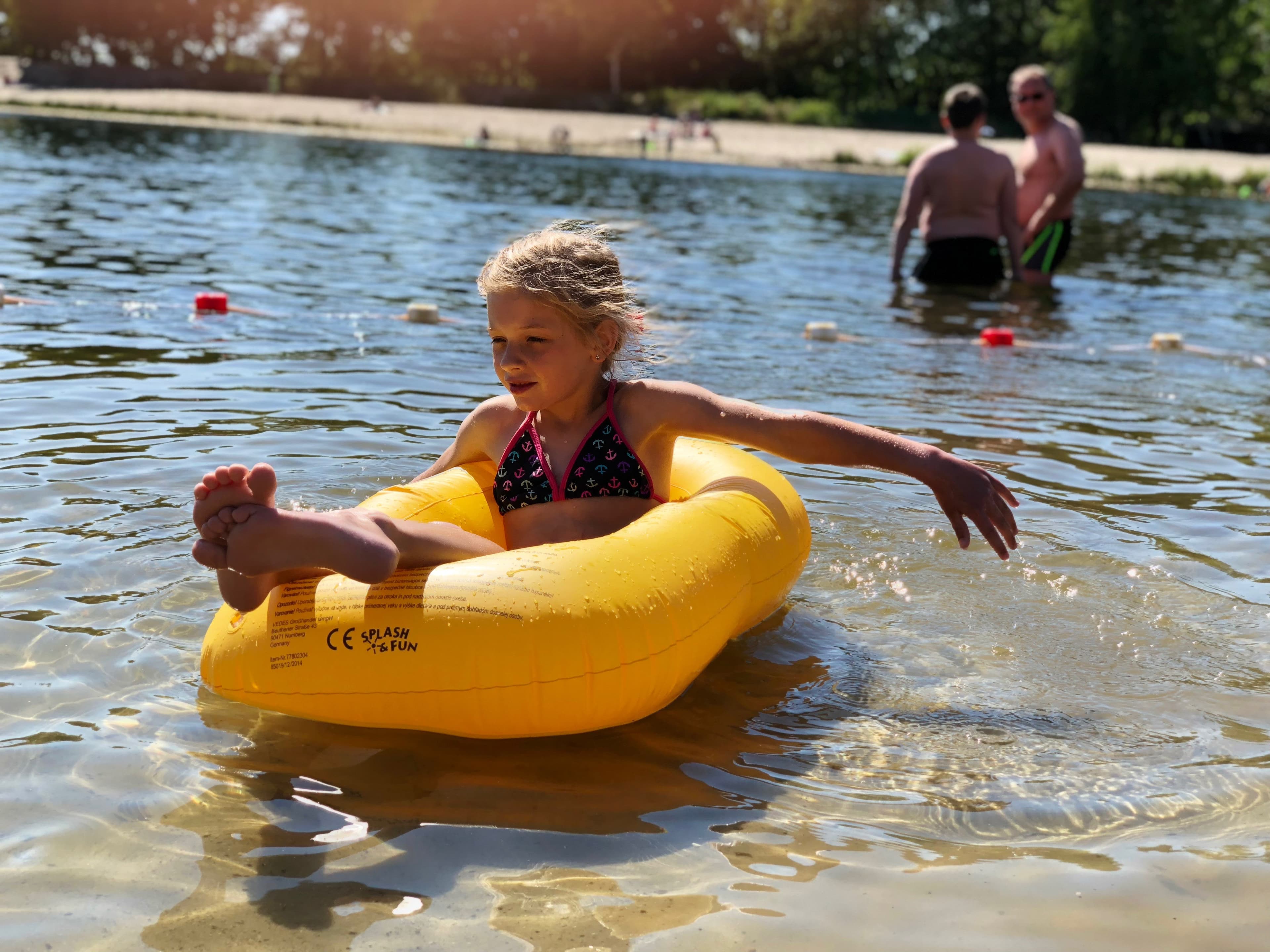 Badesee des Campingpark Hüttensee in Winsen
