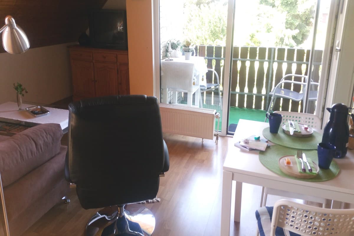 Zimmer mit Balkon in der Ferienwohnung "Piccolo" Am Mühlenbach in Bergen